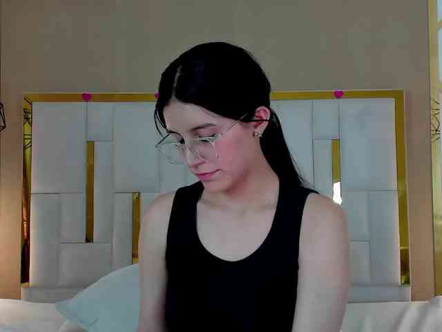 maddy-jacksonw webcam