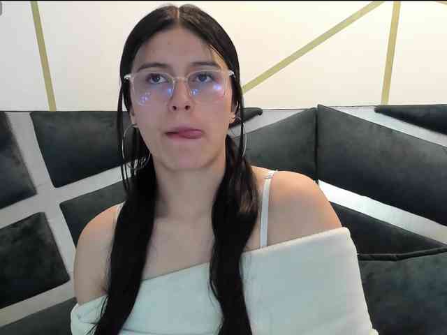 maddy-jacksonw webcam