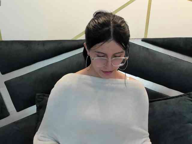 maddy-jacksonw webcam