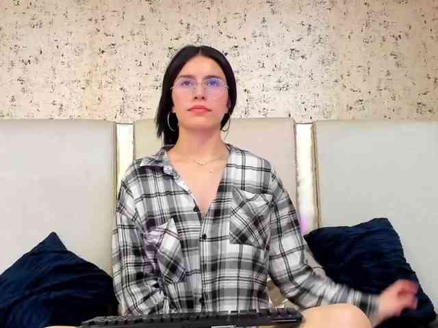 maddy-jacksonw webcam