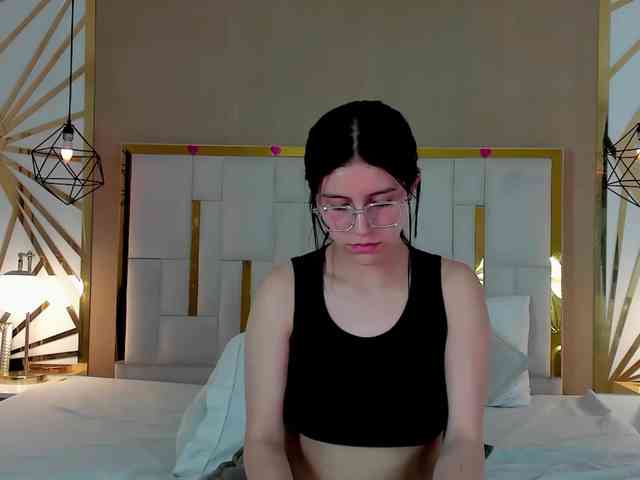 maddy-jacksonw webcam