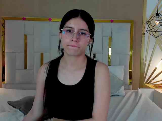 maddy-jacksonw webcam