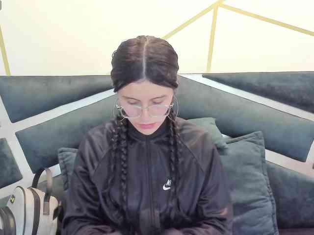 maddy-jacksonw webcam