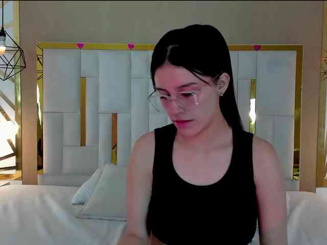 maddy-jacksonw webcam