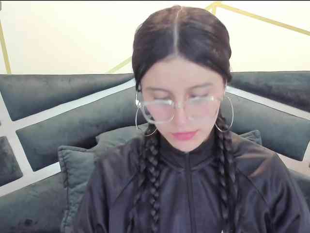 maddy-jacksonw webcam