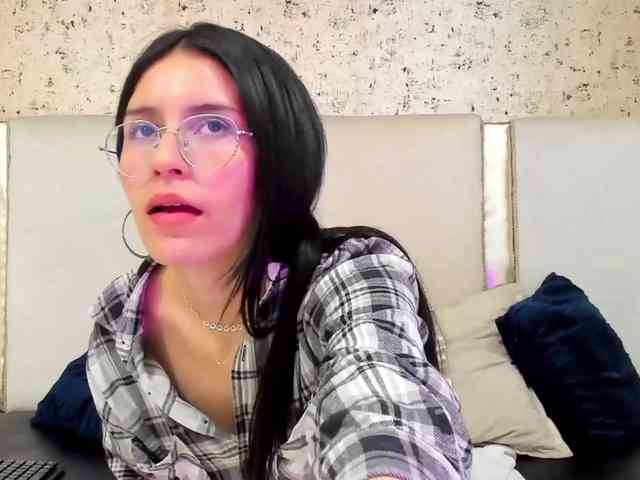 maddy-jacksonw webcam