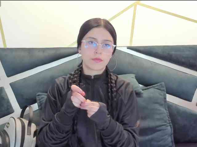 maddy-jacksonw webcam