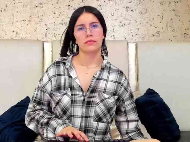 maddy-jacksonw webcam