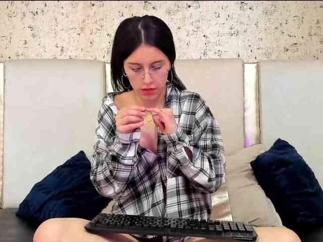 maddy-jacksonw webcam