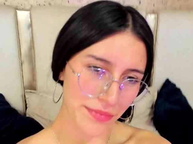 maddy-jacksonw webcam