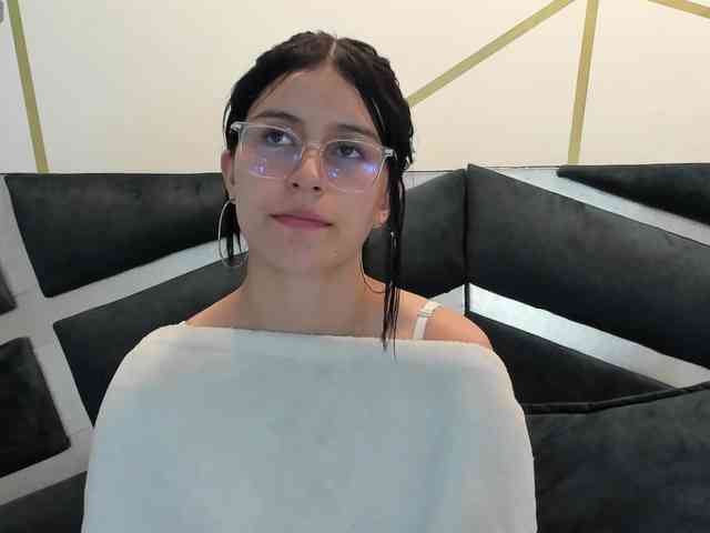 maddy-jacksonw webcam