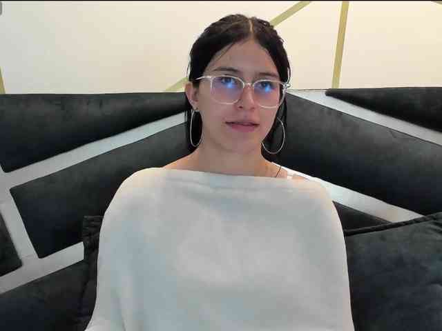 maddy-jacksonw webcam