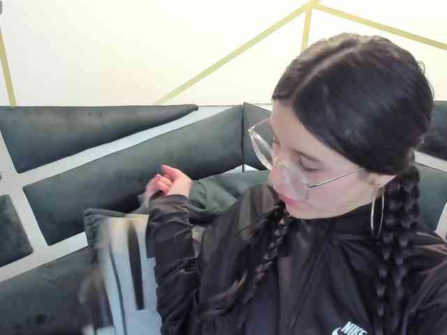 maddy-jacksonw webcam