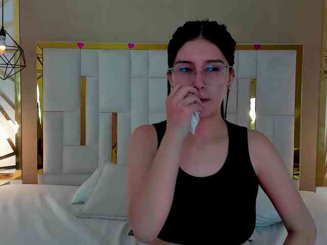 maddy-jacksonw webcam