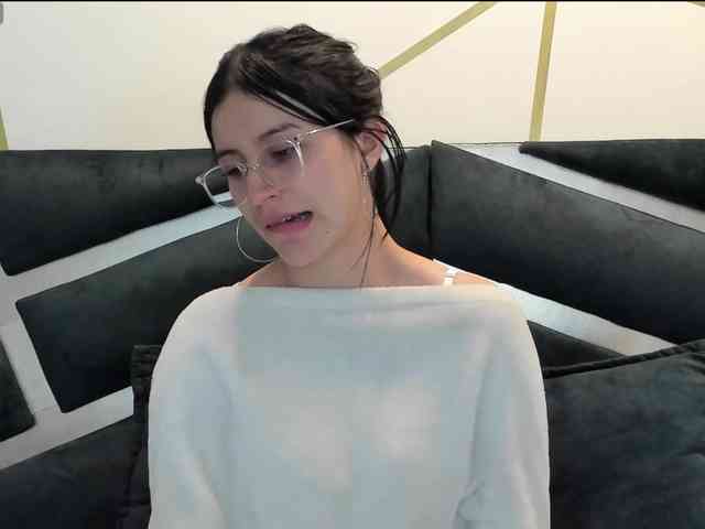 maddy-jacksonw webcam