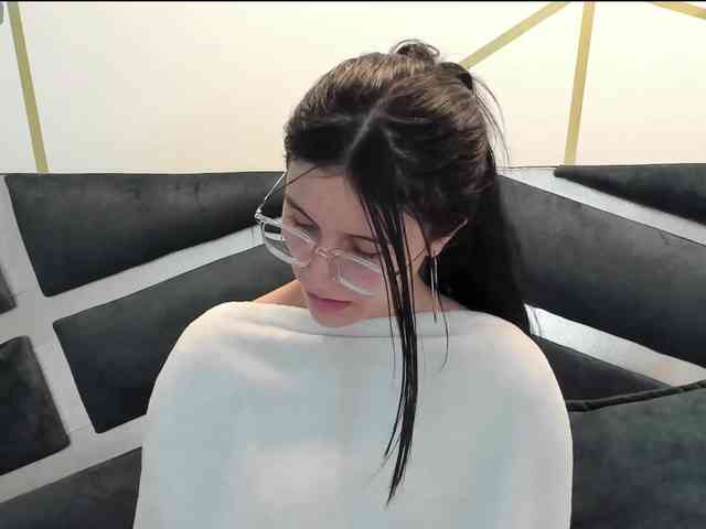 maddy-jacksonw webcam