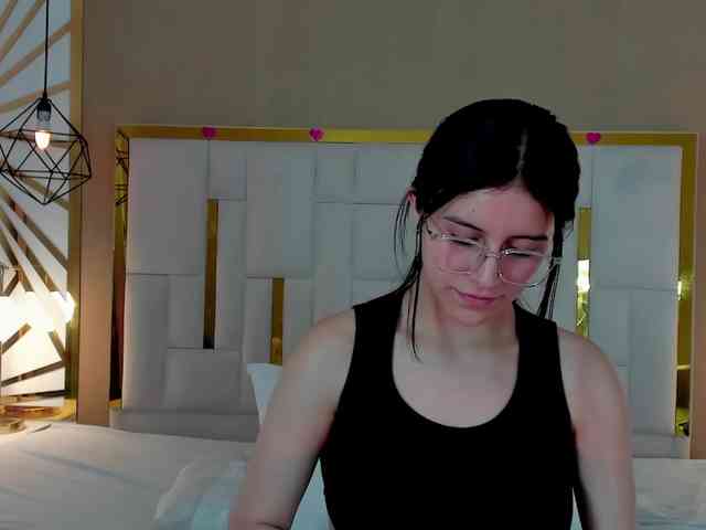 maddy-jacksonw webcam