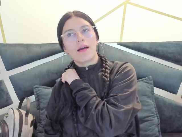 maddy-jacksonw webcam