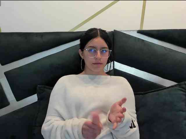 maddy-jacksonw webcam
