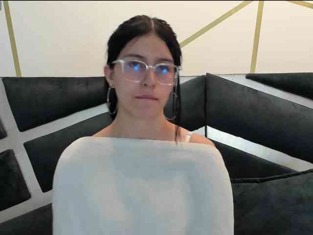 maddy-jacksonw webcam