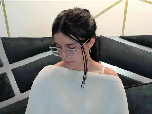 maddy-jacksonw webcam