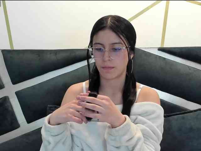 maddy-jacksonw webcam