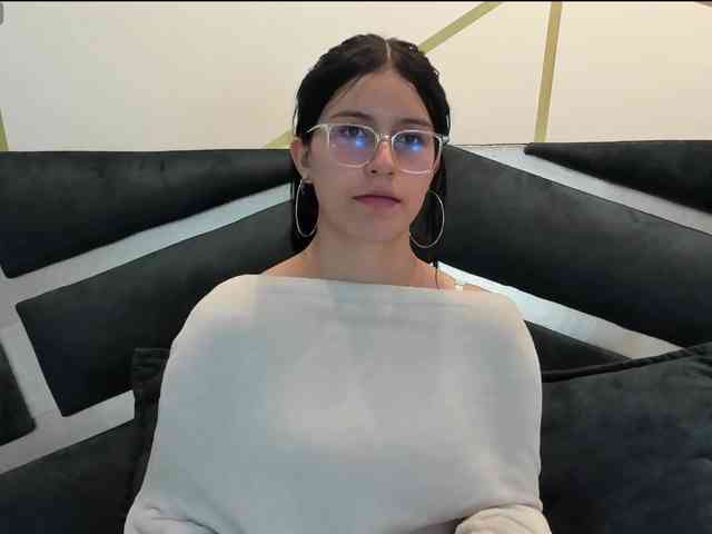 maddy-jacksonw webcam