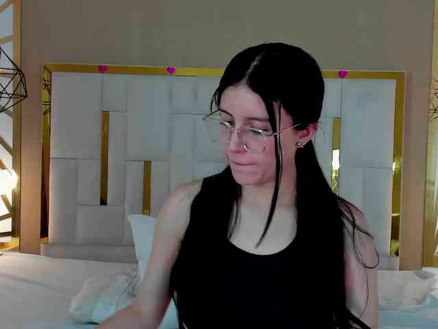 maddy-jacksonw webcam