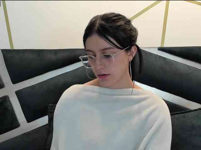 maddy-jacksonw webcam