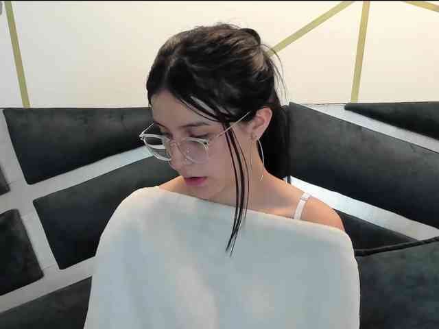 maddy-jacksonw webcam