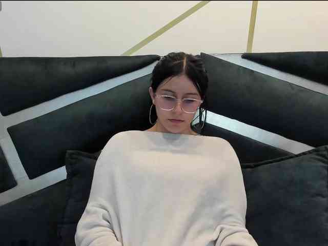 maddy-jacksonw webcam