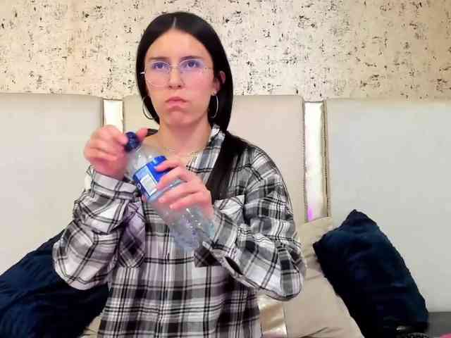 maddy-jacksonw webcam