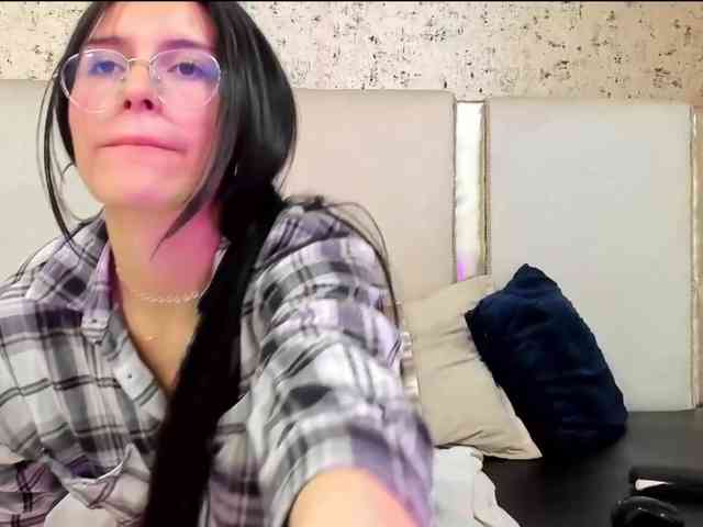 maddy-jacksonw webcam