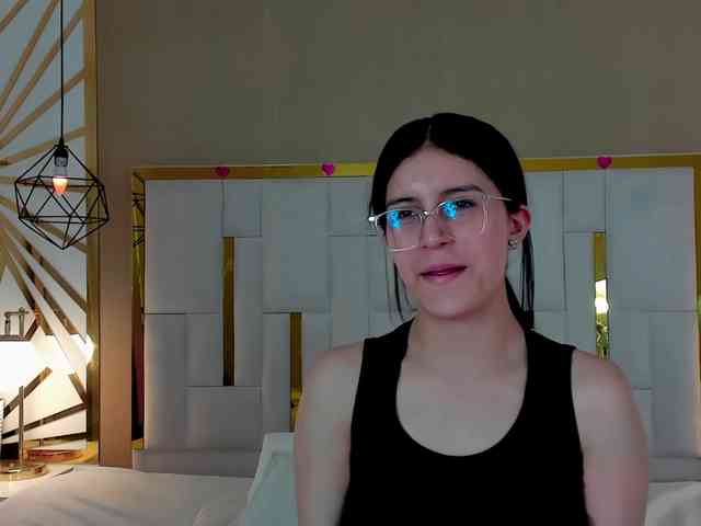 maddy-jacksonw webcam