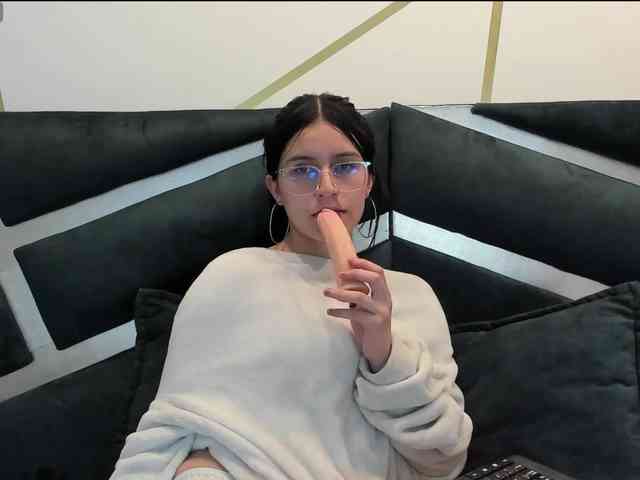 maddy-jacksonw webcam