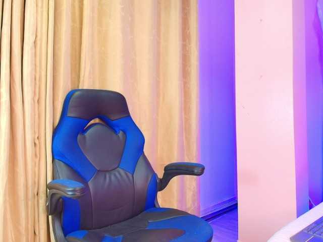 EmmaCartter's BongaCams show and profile