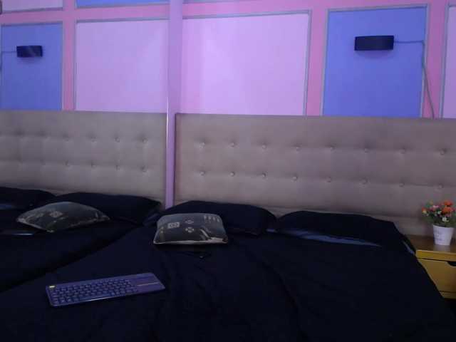 caroliine-fox's BongaCams show and profile