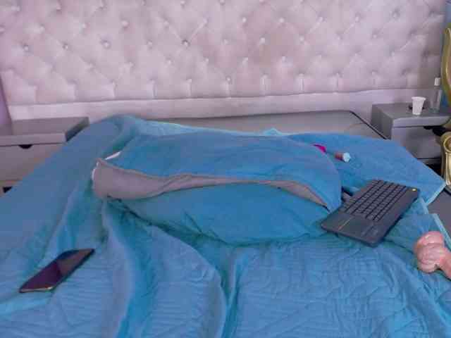 caroliine-fox webcam