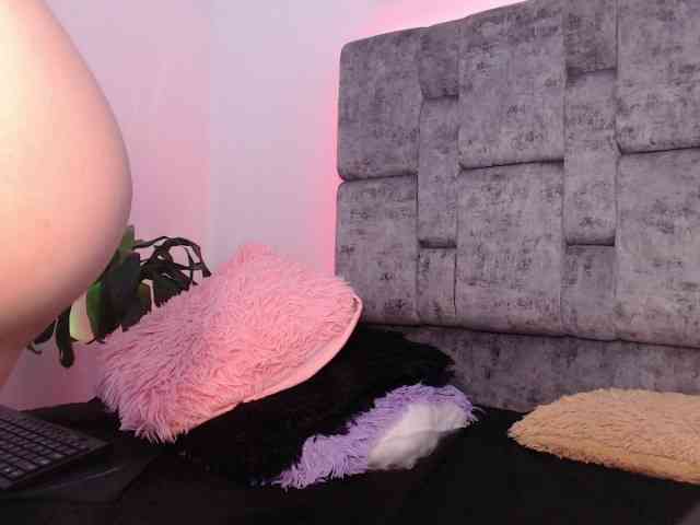 melody-doll webcam
