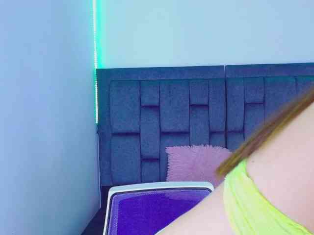 melody-doll webcam
