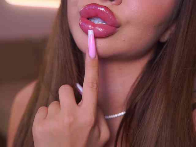 CassyeLips webcam