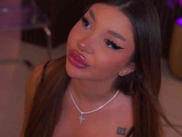 CassyeLips webcam