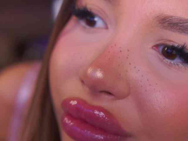 CassyeLips webcam