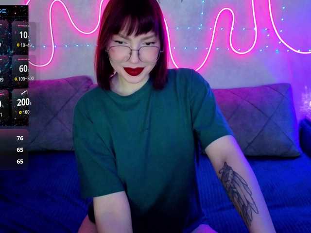 SlyFoxyWeb's BongaCams show and profile