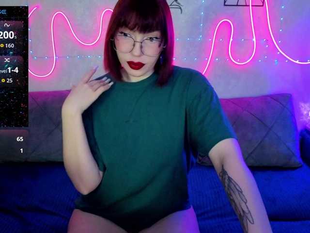 SlyFoxyWeb's BongaCams show and profile