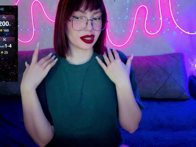 SlyFoxyWeb's BongaCams show and profile