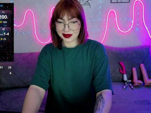 SlyFoxyWeb's BongaCams show and profile