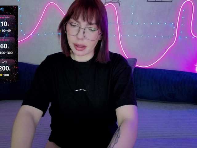 SlyFoxyWeb's BongaCams show and profile