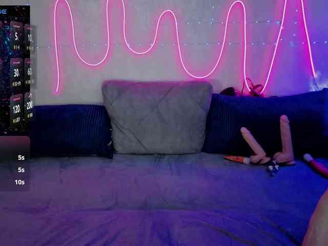 SlyFoxyWeb Live Webcam on BongaCams