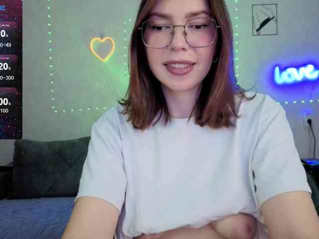 SlyFoxyWeb bongacams